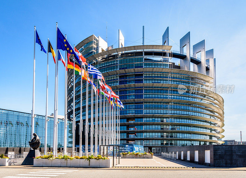 Louise Weiss大楼的入口，欧洲议会的所在地，在斯特拉斯堡，法国。